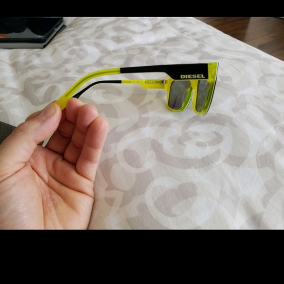 Diesel sunglasses - Picture 3 of 10